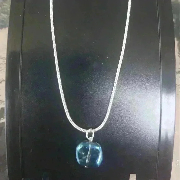 Silver Necklace with Glass charm - Picture 3 of 4